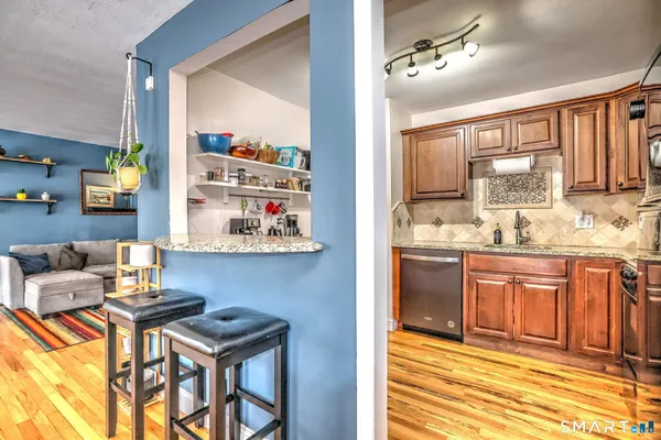 $275,000 | 135 Florence Road, Unit 1A, Branford, CT 06405