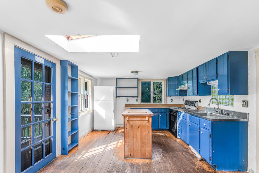 560 The Shore Road Castine, ME 04421 - Photo 15 of 43 560 The Shore Rd 10 of 45