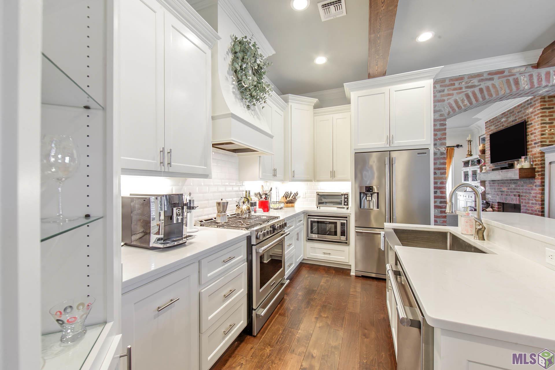 201 Rue Christe' Houma, LA 70360 - Photo 2 of 12