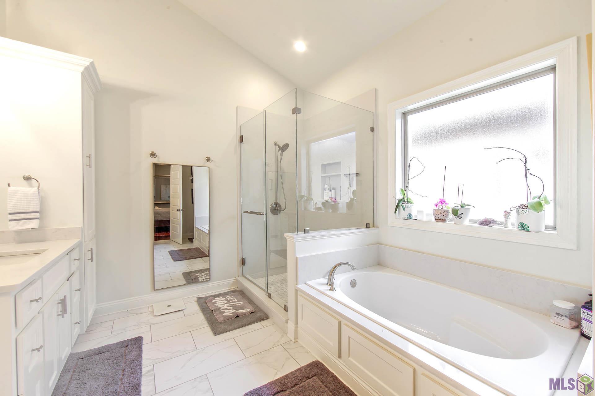 201 Rue Christe' Houma, LA 70360 - Photo 7 of 12