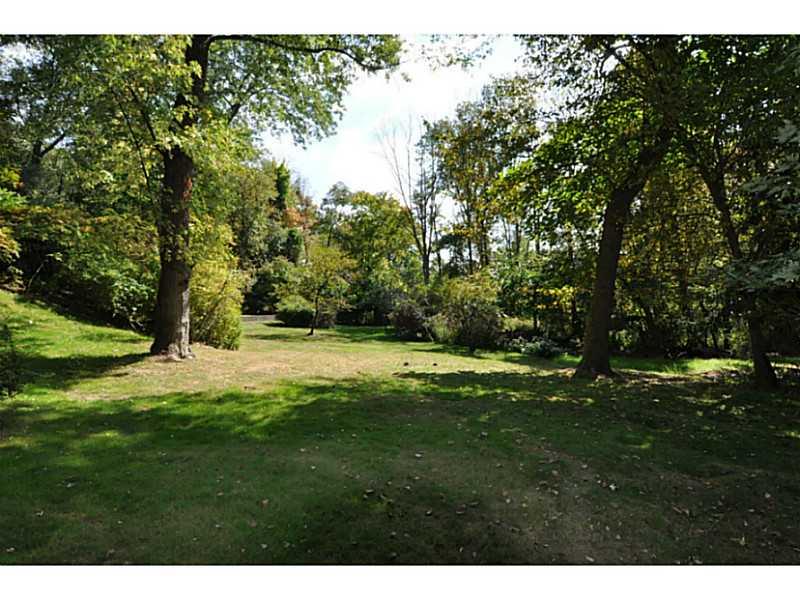735 Field Club Road Pittsburgh, PA 15238 - Photo 23 of 24 Yard/Garden.