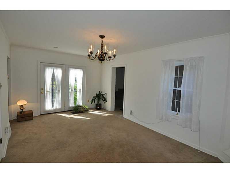 735 Field Club Road Pittsburgh, PA 15238 - Photo 6 of 24 Dining Room.