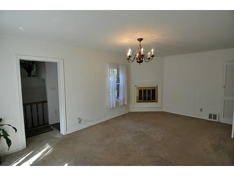 735 Field Club Road Pittsburgh, PA 15238 - Photo 7 of 24 Dining Room.