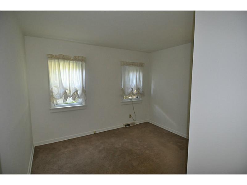 735 Field Club Road Pittsburgh, PA 15238 - Photo 8 of 24 Bedroom.