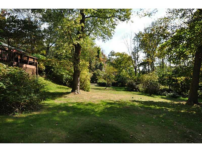 735 Field Club Road Pittsburgh, PA 15238 - Photo 10 of 24 Exterior Back.