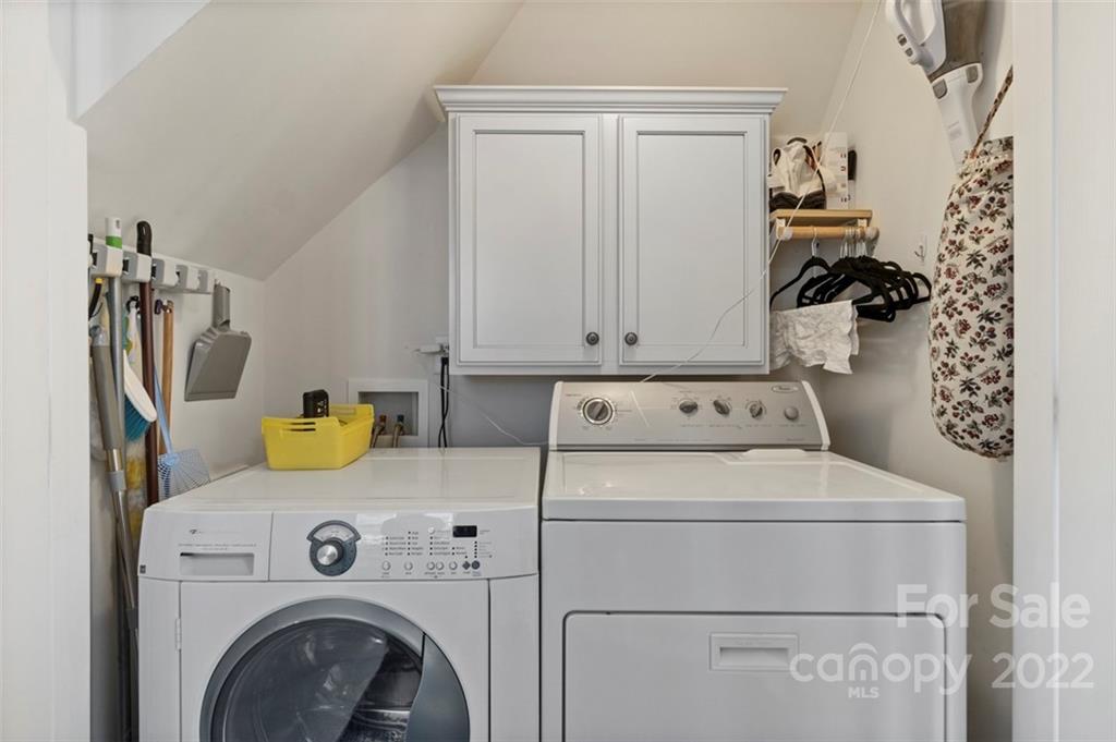 7383 Laurel Valley Road Charlotte, NC 28273 - Photo 18 of 37 a utility room with dryer and washer
