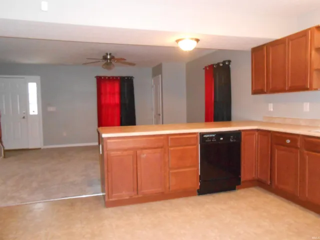 $1,500 | 1250 West Adams Hill Circle, Unit 201, Bloomington, IN 47403