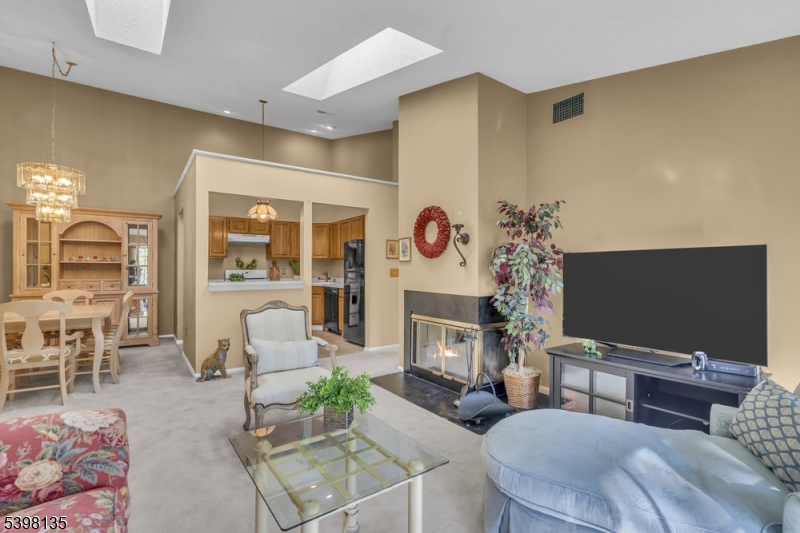 212 Larch Lane Mahwah, NJ 07430 - Photo 2 of 29