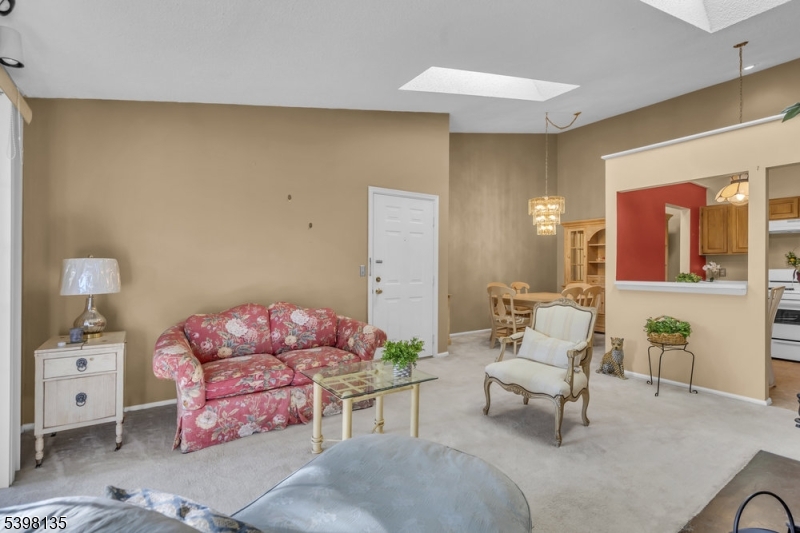 212 Larch Lane Mahwah, NJ 07430 - Photo 5 of 29