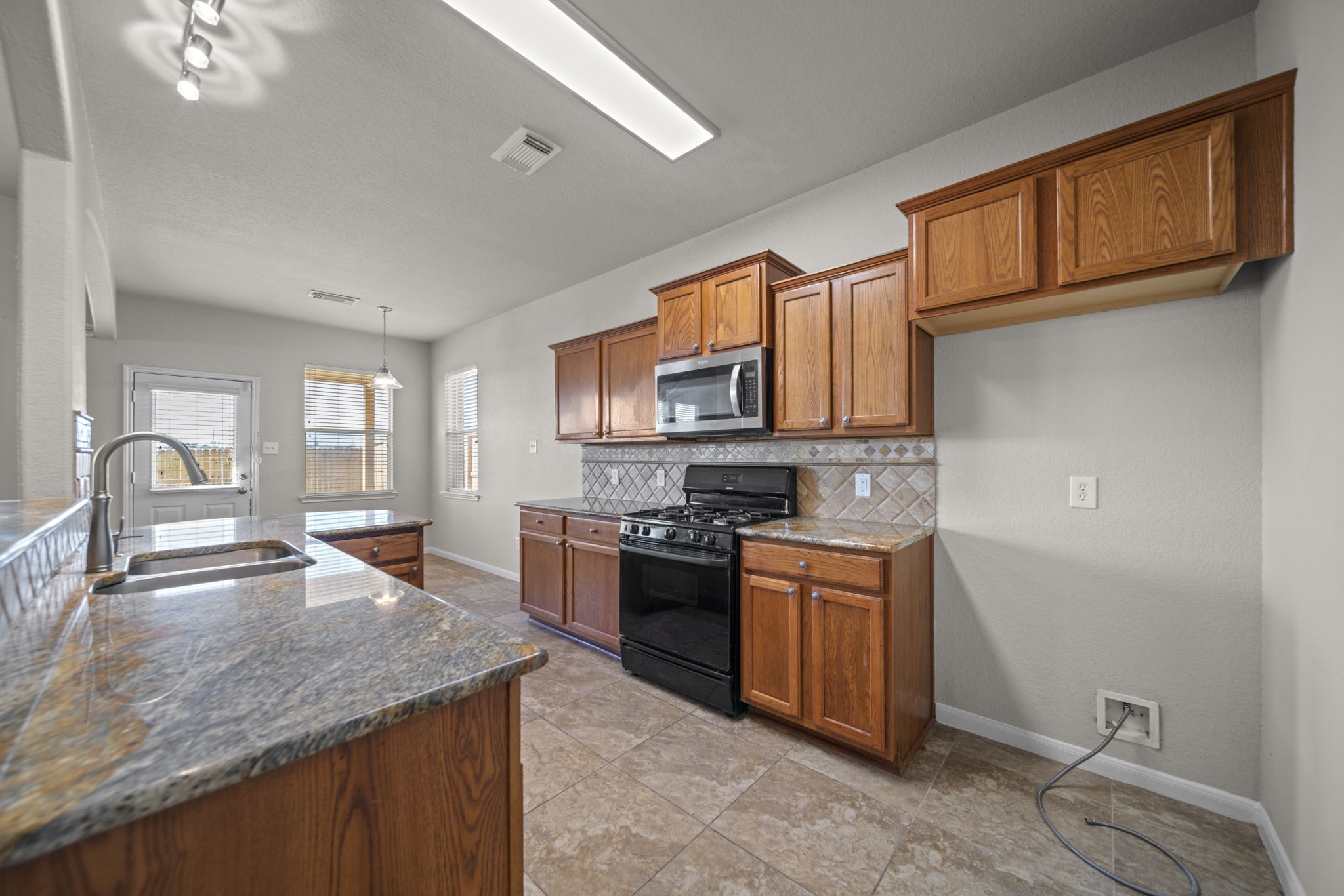 6047 Northcrest Village Way Spring, TX 77388 - Photo 10 of 30