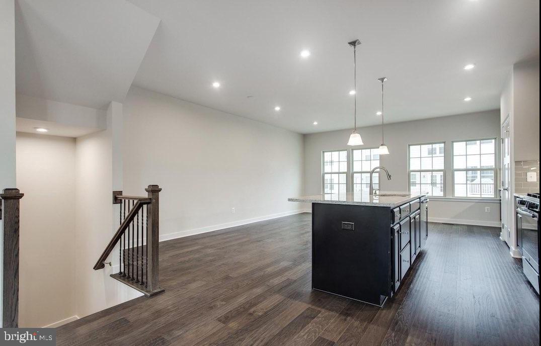 2127 Hemlock Bay Road Dumfries, VA 22026 - Photo 4 of 24 Gallery Image 4