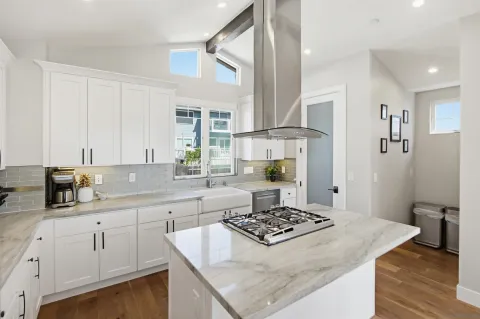 $3,125,000 | 2111 Edinburg Avenue, Cardiff-by-the-Sea, CA 92007