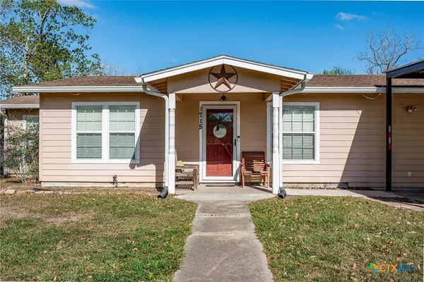 $149,900 | 1715 Algee Street, Port Lavaca, TX 77979