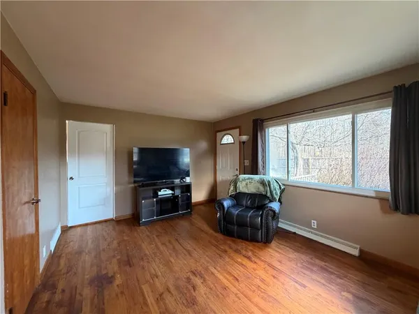 $285,000 | 1051 South Lake Road, Mercer, PA 16137