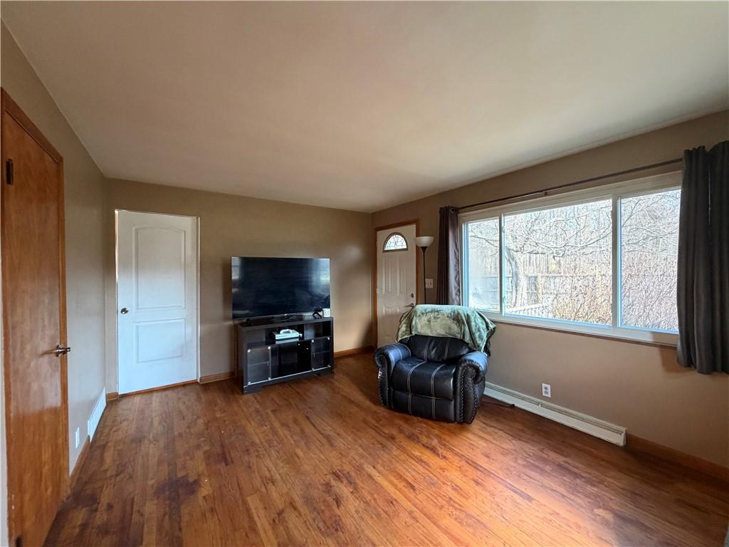 1051 South Lake Road Mercer, PA 16137 - Photo 19 of 43 Living room