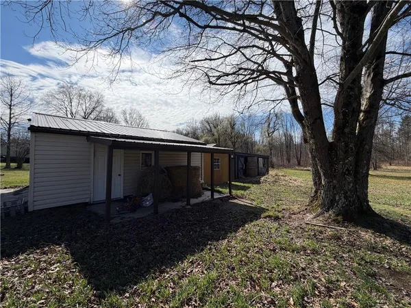 $285,000 | 1051 South Lake Road, Mercer, PA 16137