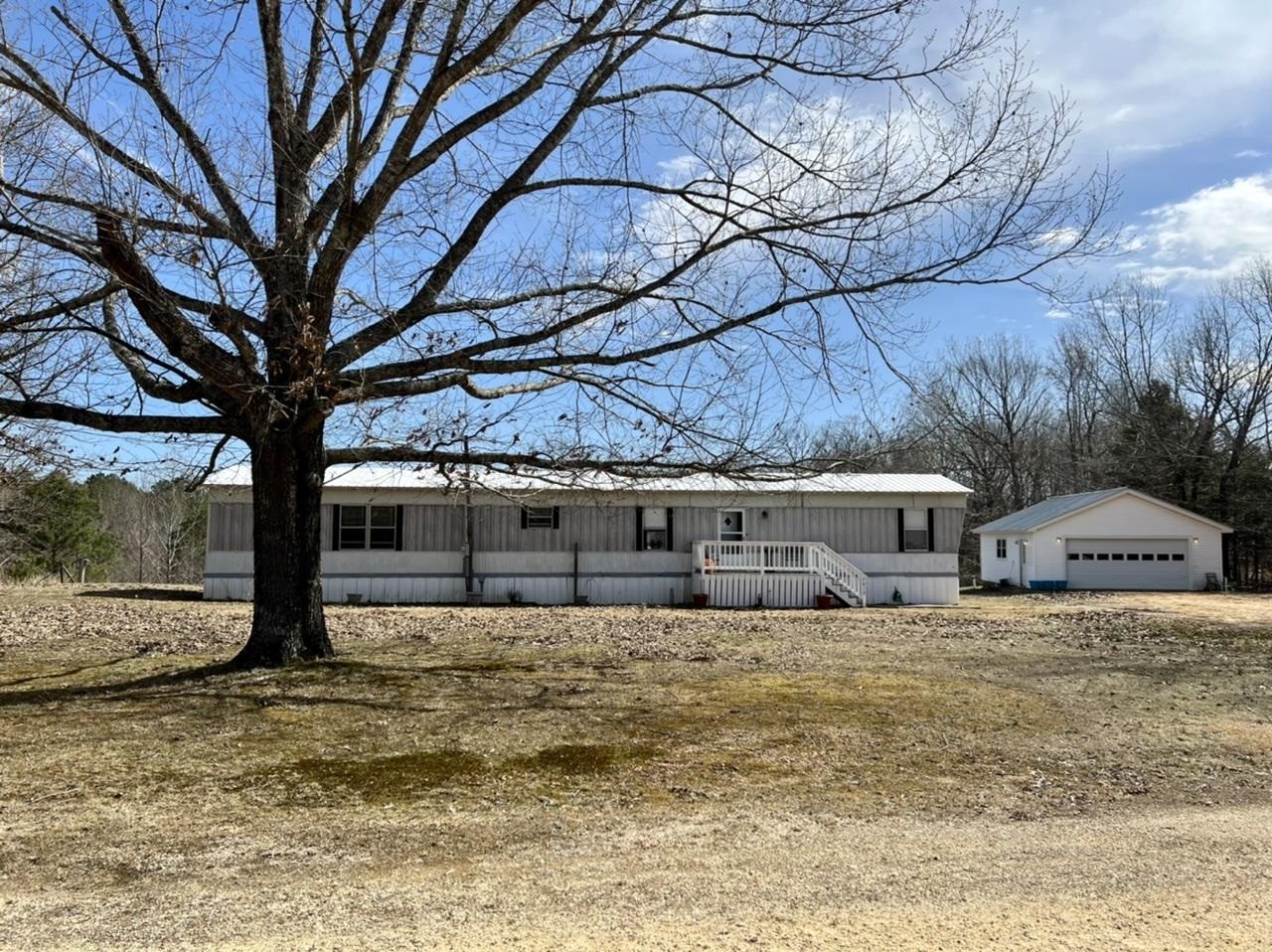 7010 Highway 22 Adamsville, TN 38310 - Photo 1 of 25 Gallery Image 1