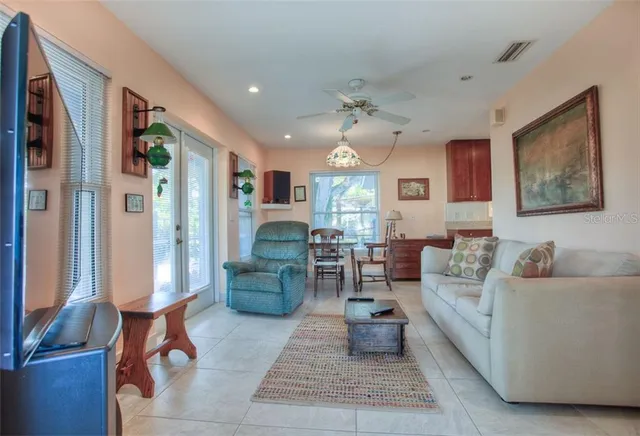 $4,950 | Undisclosed Address, Bradenton, FL 34209