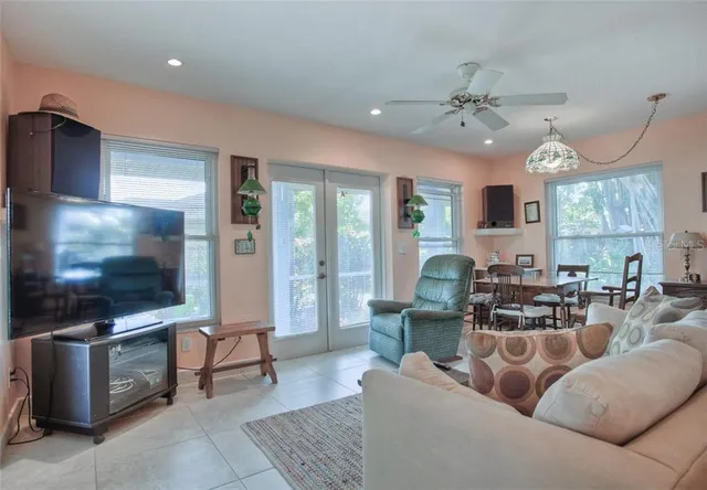 $4,950 | Undisclosed Address, Bradenton, FL 34209