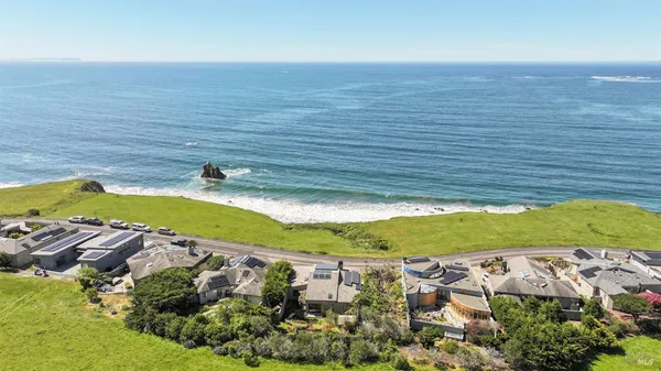 $2,800,000 | 21108 Pelican Loop, Bodega Bay, CA 94923