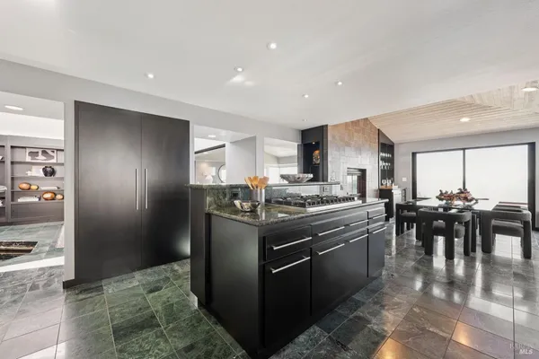 $2,800,000 | 21108 Pelican Loop, Bodega Bay, CA 94923