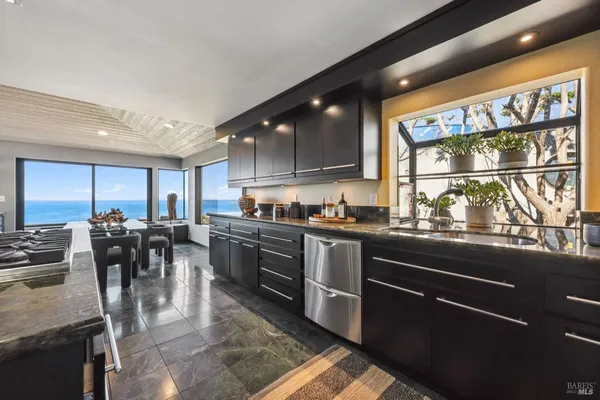 $2,800,000 | 21108 Pelican Loop, Bodega Bay, CA 94923