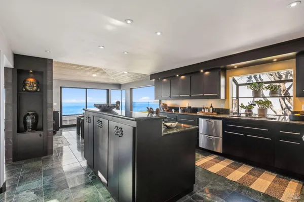 $2,800,000 | 21108 Pelican Loop, Bodega Bay, CA 94923