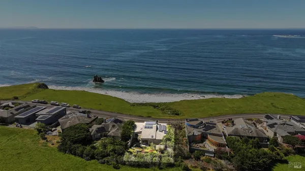$2,800,000 | 21108 Pelican Loop, Bodega Bay, CA 94923