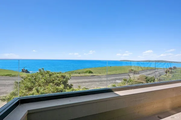 $2,800,000 | 21108 Pelican Loop, Bodega Bay, CA 94923