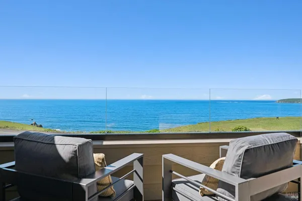 $2,800,000 | 21108 Pelican Loop, Bodega Bay, CA 94923