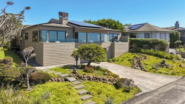 $2,800,000 | 21108 Pelican Loop, Bodega Bay, CA 94923