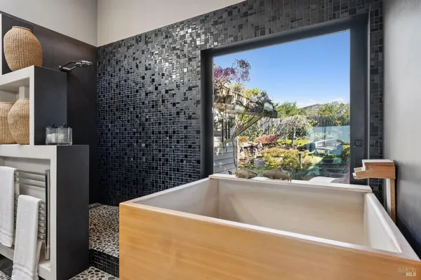 $2,800,000 | 21108 Pelican Loop, Bodega Bay, CA 94923