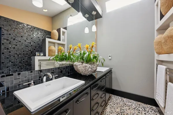 $2,800,000 | 21108 Pelican Loop, Bodega Bay, CA 94923