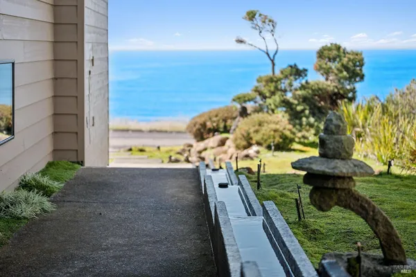 $2,800,000 | 21108 Pelican Loop, Bodega Bay, CA 94923