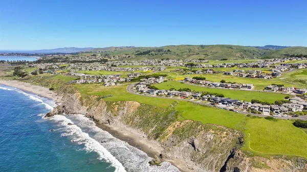 $2,800,000 | 21108 Pelican Loop, Bodega Bay, CA 94923