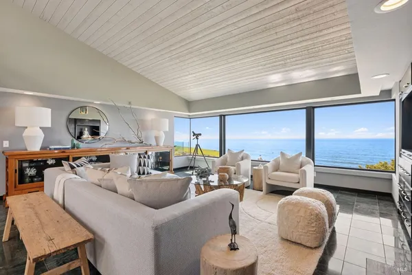 $2,800,000 | 21108 Pelican Loop, Bodega Bay, CA 94923