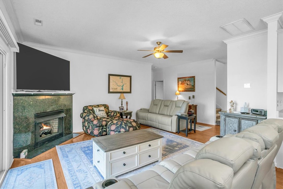 1107 Sunset Lane Anderson, SC 29626 - Photo 12 of 40 Living Room