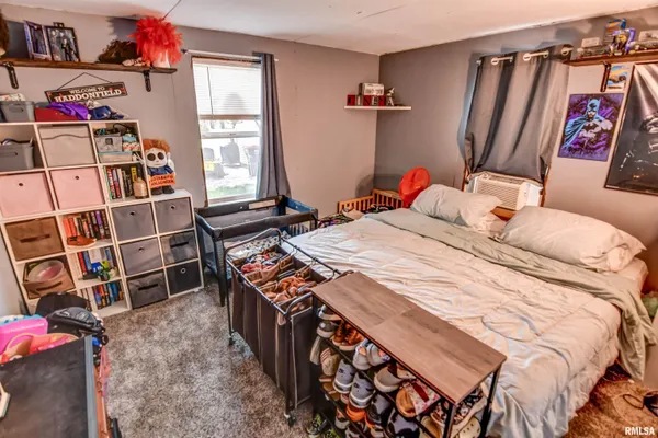 $75,000 | 325 North Poplar Street, Assumption, IL 62510