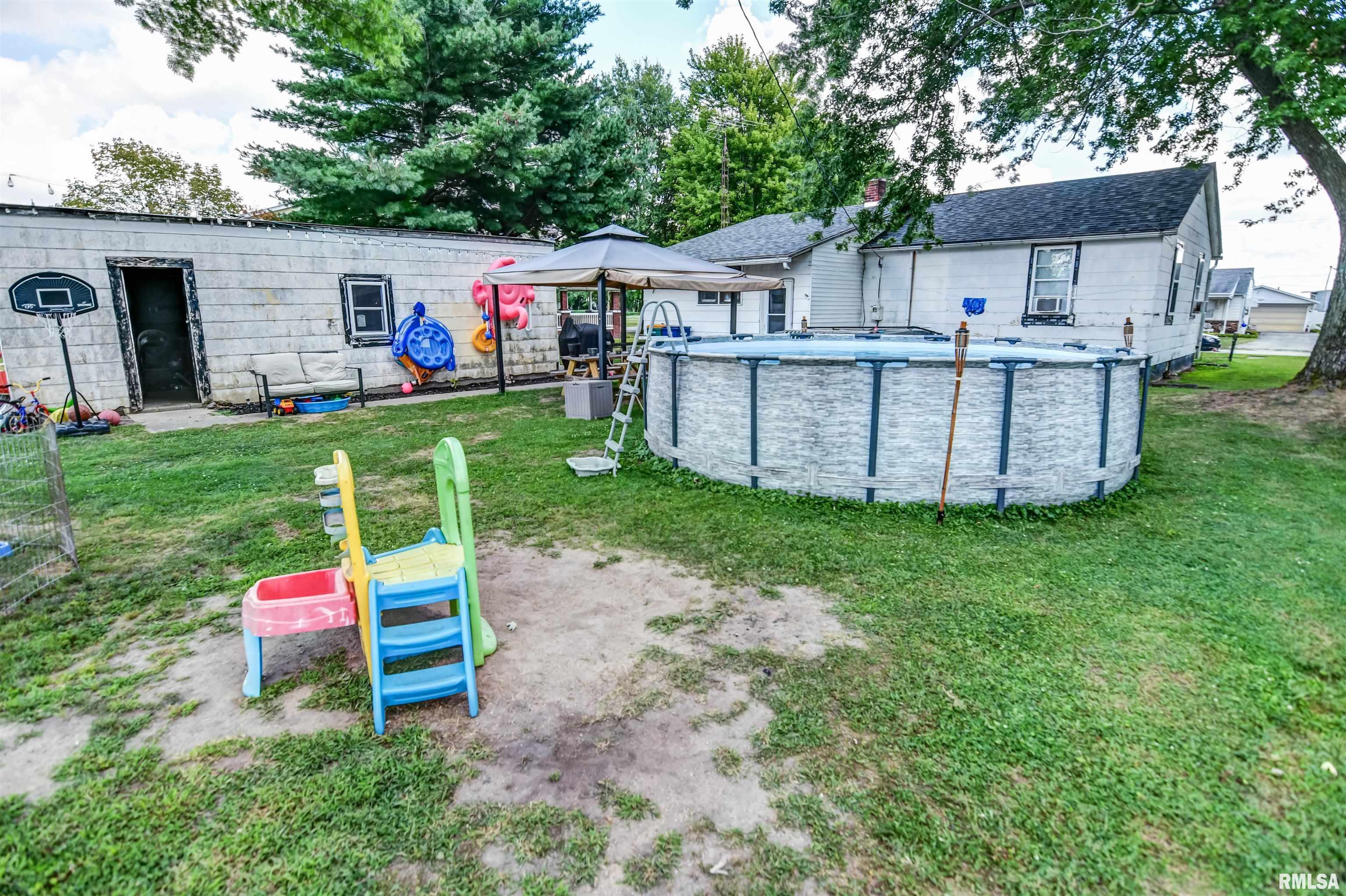 325 North Poplar Street Assumption, IL 62510 - Photo 18 of 19