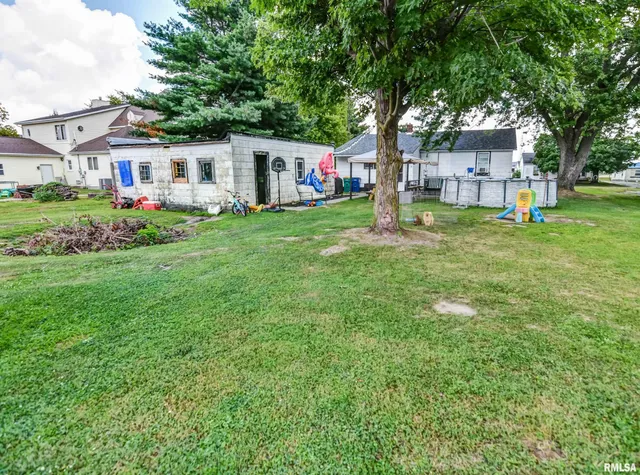 $75,000 | 325 North Poplar Street, Assumption, IL 62510