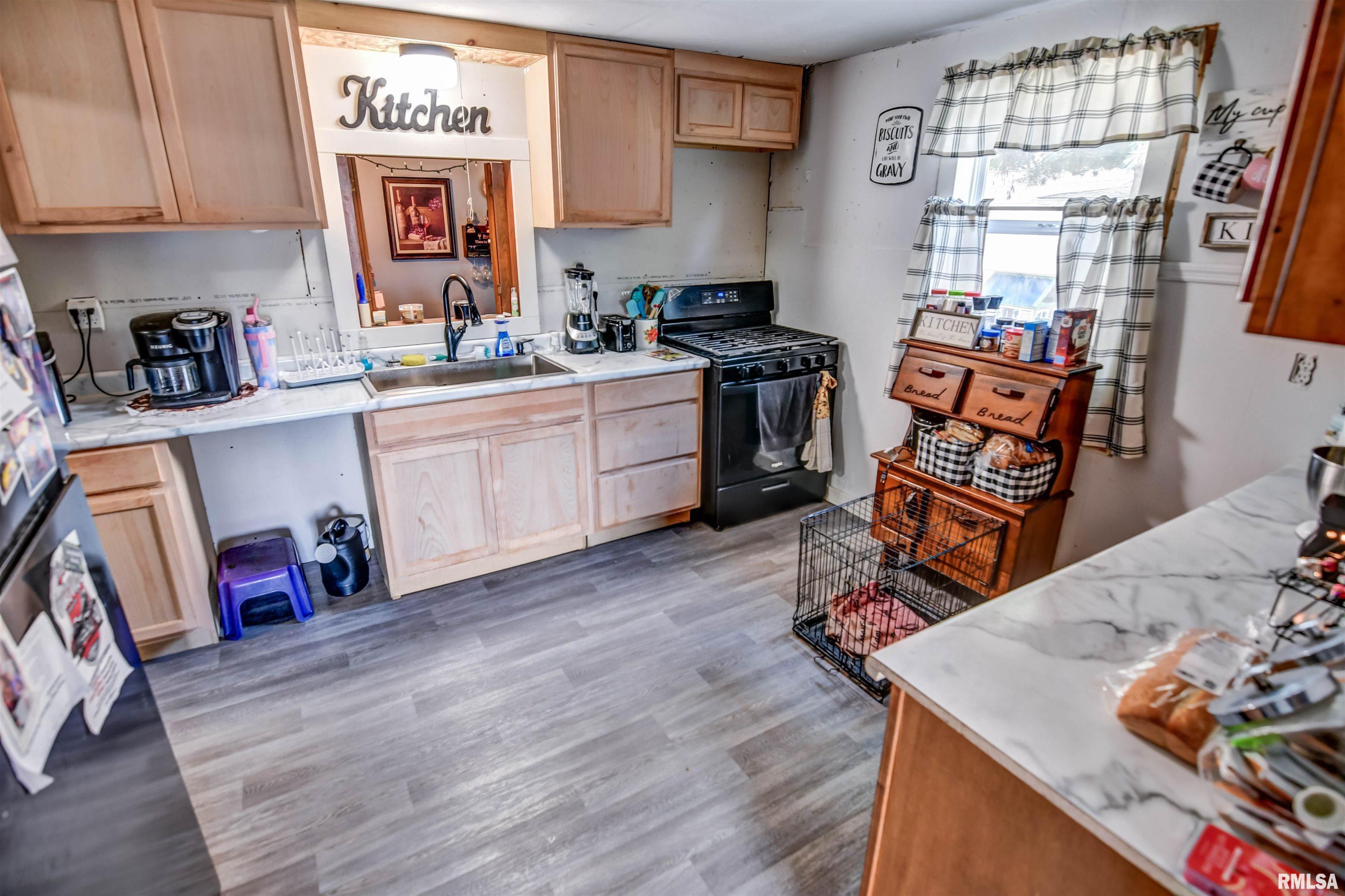 325 North Poplar Street Assumption, IL 62510 - Photo 8 of 19