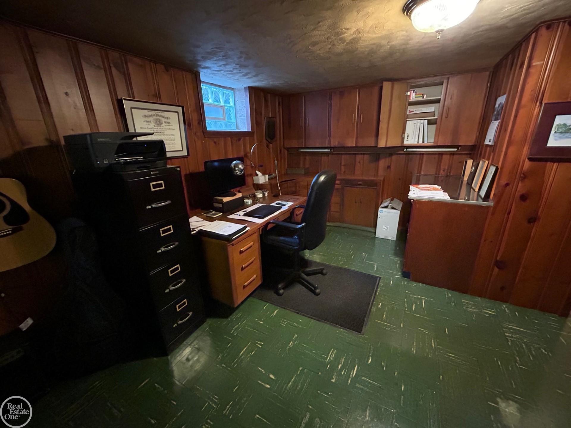 1046 Harvard Road Grosse Pointe, MI 48230 - Photo 26 of 33 50130567-965c5ef3-bcbe-40b1-a65b-70fc05610142.JPG