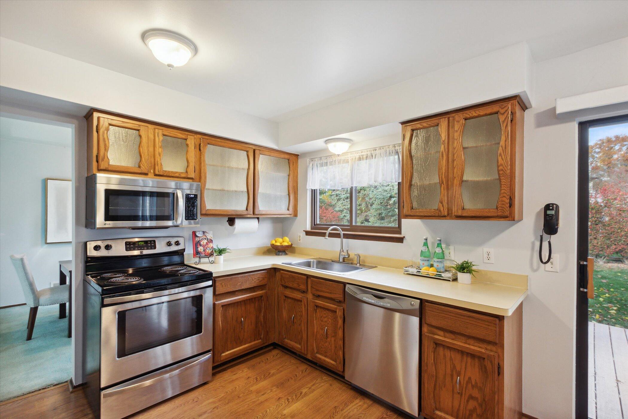 13952 Riverside Street Livonia, MI 48154 - Photo 12 of 49 13-13952-Riverside-Dr-Livonia-MI-48154-W
