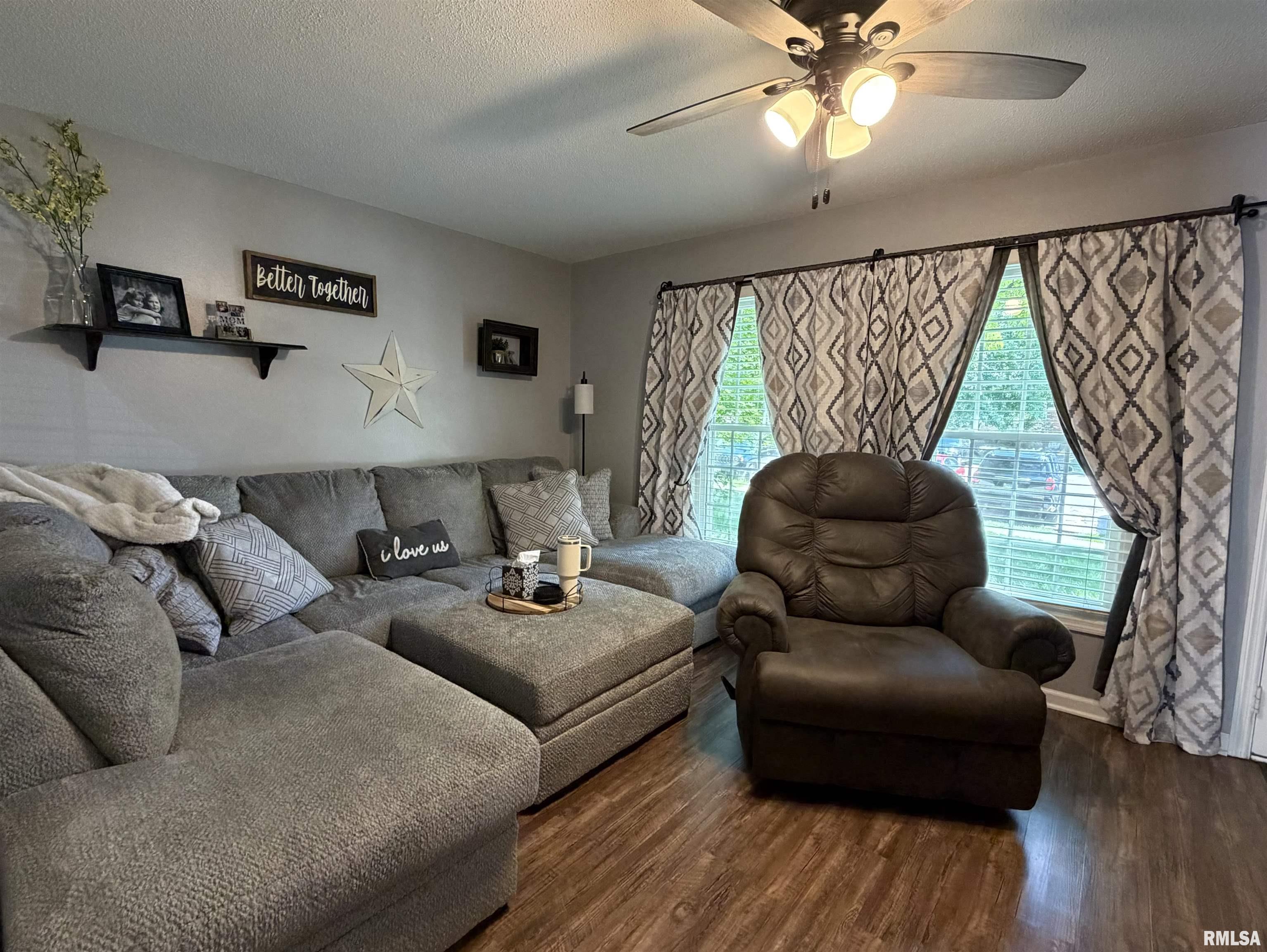130 Richmond Road Macomb, IL 61455 - Photo 3 of 20
