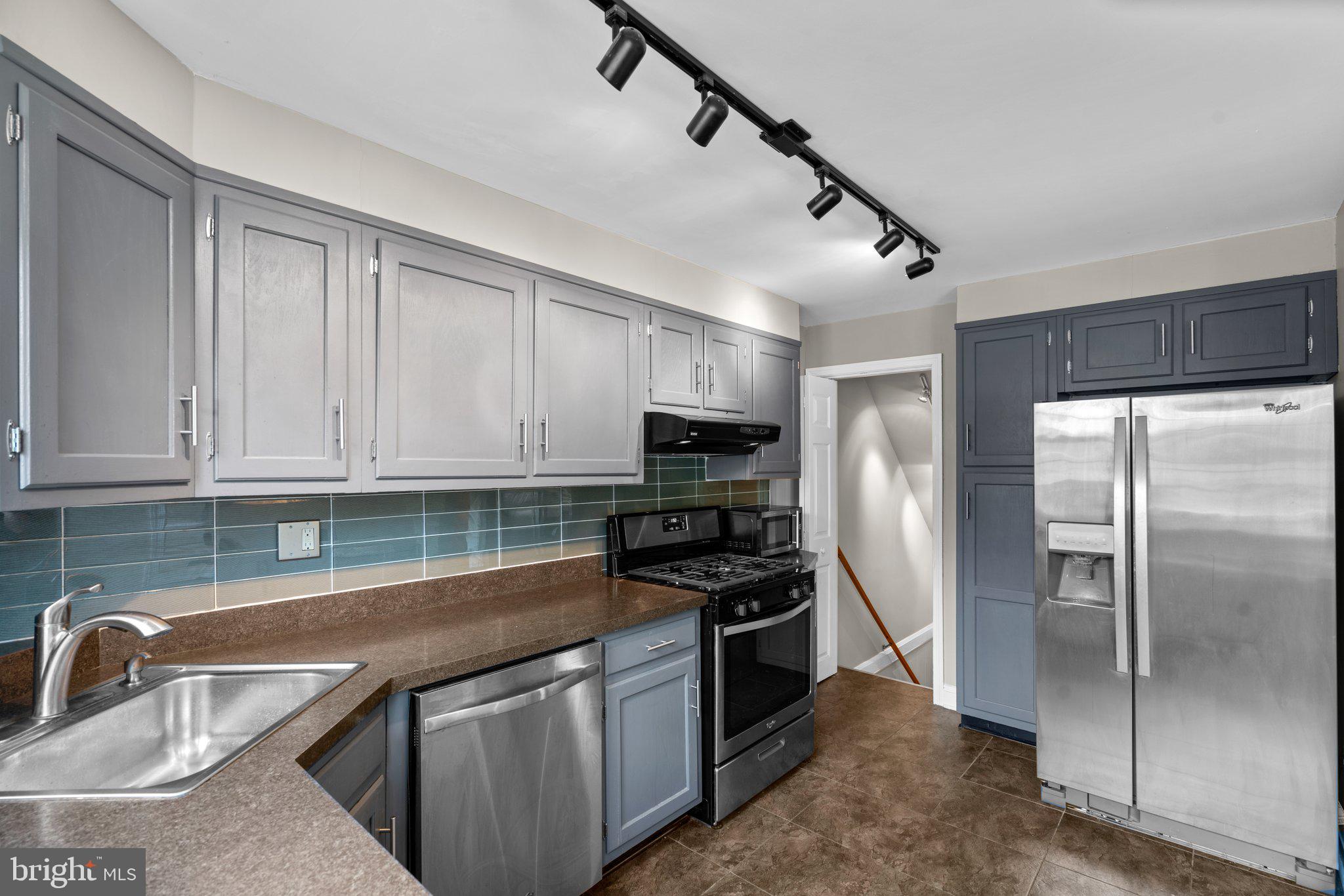 8106 Pleasant Plains Road Towson, MD 21286 - Photo 13 of 37