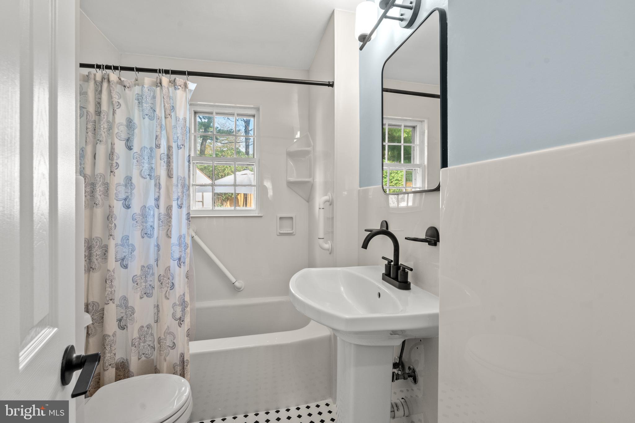 3407 Nimitz Road Kensington, MD 20895 - Photo 17 of 40 Main level full bathroom