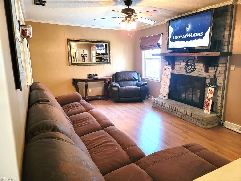3511 Edgefield Road Greensboro, NC 27409 - Photo 7 of 16
