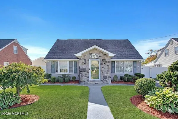 $649,900 | 270 Alberta Drive, Saddle Brook, NJ 07663