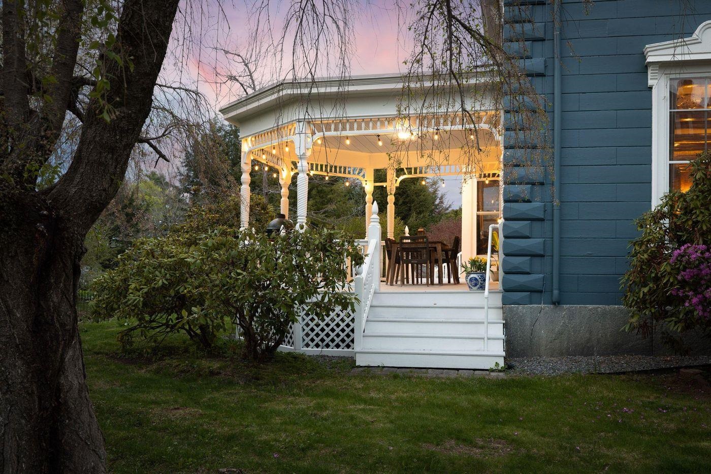 37 Summer Street Dover, NH 03820 - Photo 2 of 40