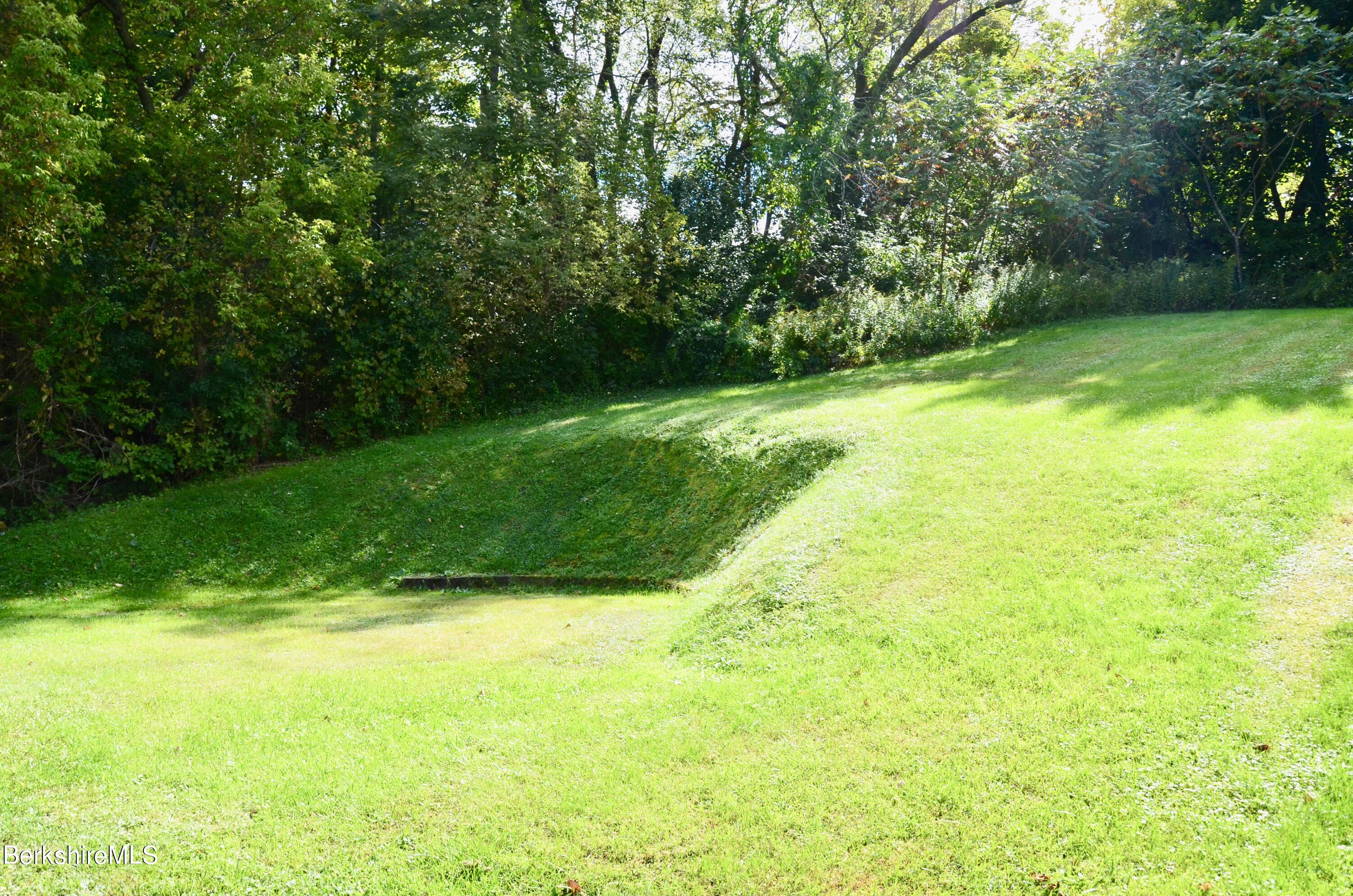 127 Cadwell Road Pittsfield, MA 01201 - Photo 14 of 16 DSC_0019